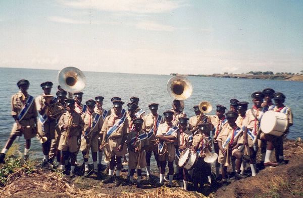 1995 kaazi uganda outspan band