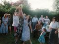 1991 Throwing the flowers at the wedding