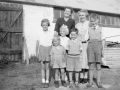 1953 img514 Toak Barn Kington August 1953 CTW aged 6 Auntie Dora Q 