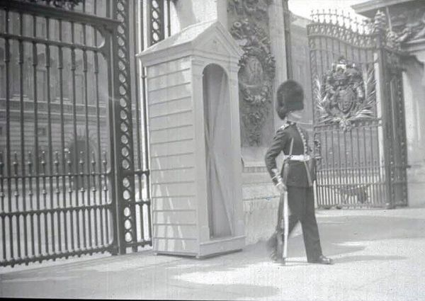 044 Buckingham Palace  1951