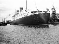 1951 MS Queen Elizabeth perhaps at Southampton